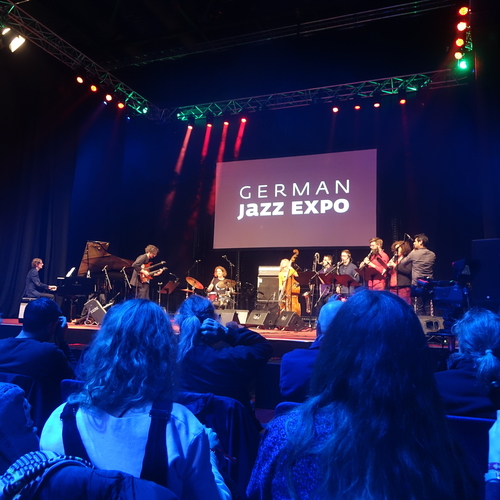Bild für Beitrag: Jazz in vs. Jazz aus Deutschland ?| Stimmungsbericht von der jazzahead 2023 