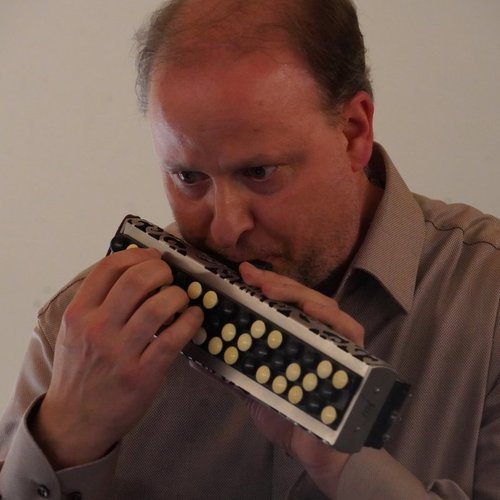 Bild für Beitrag: KINDER DER NELKENREVOLUTION | Cantus Portugueses auf dem Internationalen Düsseldorfer Orgelfestival