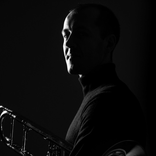 Bild für Beitrag: Grenzüberschreiter aus dem Ruhrgebiet | Ein Interview mit dem Posaunen-Erneuerer Rocco Rescigno