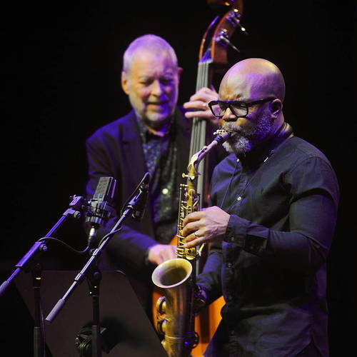 Bild für Beitrag: Passing Time | Dave Holland Trio in der Essener Philharmonie