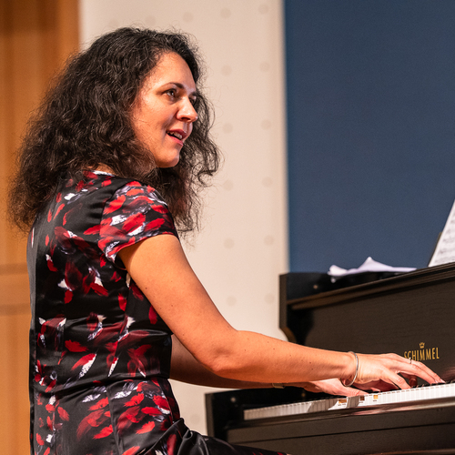 Bild für Beitrag: Das Schöne weiter erhalten | Interview mit der ukrainischen Jazzpianistin Alexandra Hanke