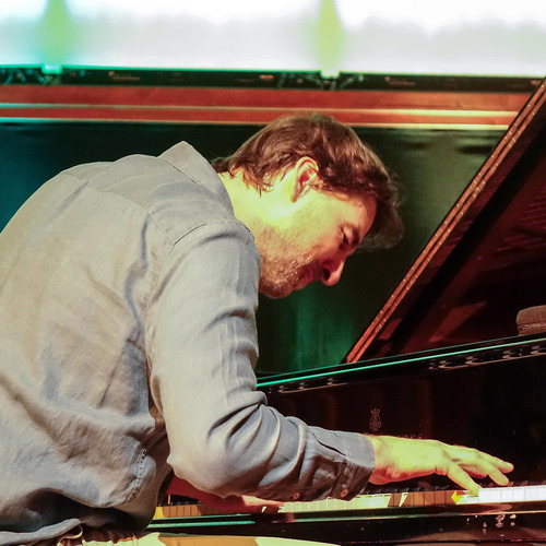 Bild für Beitrag: Weltklasse in organischer Architektur | Triosence bot in der Scharounaula vollendeten Hörgenuss