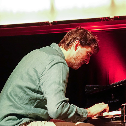 Bild für Beitrag: Weltklasse in organischer Architektur | Triosence bot in der Scharounaula vollendeten Hörgenuss