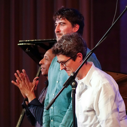 Bild für Beitrag: Weltklasse in organischer Architektur | Triosence bot in der Scharounaula vollendeten Hörgenuss