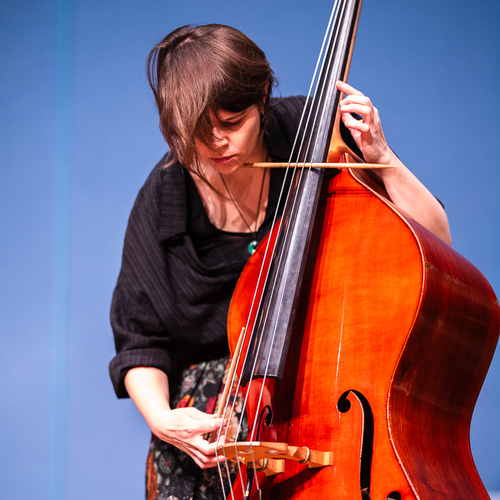 Bild für Beitrag: Lebendiger Raum fürs Experimentieren | „Klangbilder“ zelebrierte die Magie der Improvisation