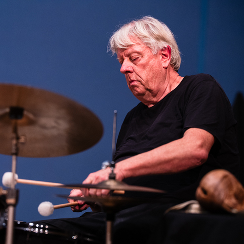 Bild für Beitrag: Lebendiger Raum fürs Experimentieren | „Klangbilder“ zelebrierte die Magie der Improvisation