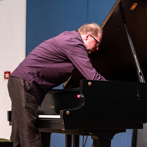 Bild für Beitrag: Lebendiger Raum fürs Experimentieren | „Klangbilder“ zelebrierte die Magie der Improvisation