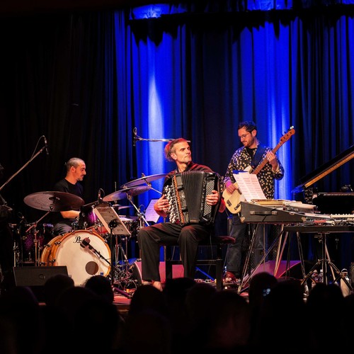 Bild für Beitrag: Von Urban Brass bis Sami-Folklore | Livebericht vom Trans4Jazz 2025