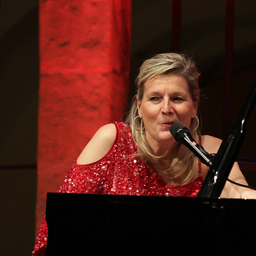 Bild für Beitrag: Swinging Sonnets | Caroll Vanwelden Trio begeisterte bei FineArtJazz