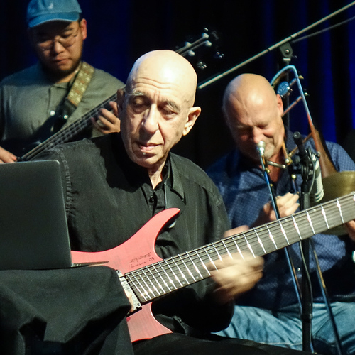 Bild für Beitrag: Stille Verweigerung, laute Musik | Eindrücke vom JOE Festival 2026