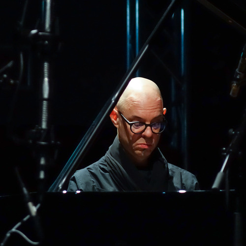 Bild für Beitrag: Stille Verweigerung, laute Musik | Eindrücke vom JOE Festival 2026