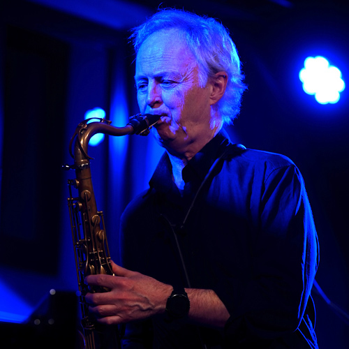 Bild für Beitrag: Singen, Tanzen, Leben und Tod | Helge Lien Trio & Tore Brunborg auf Burg Vischering