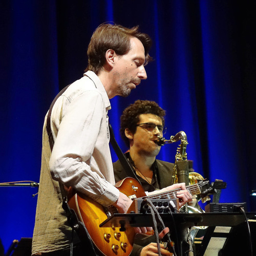 Bild für Beitrag: WDR Bigband meets Hanno Busch meets Anna Luca | Ein großer Abend mit Aufbruchscharakter