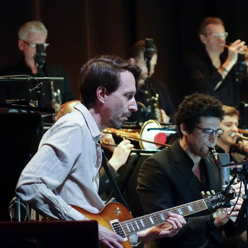 Bild für Beitrag: WDR Bigband meets Hanno Busch meets Anna Luca | Ein großer Abend mit Aufbruchscharakter