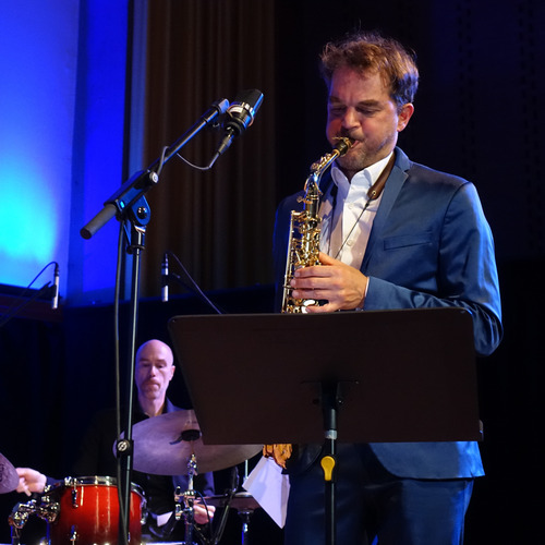 Bild für Beitrag: Das Leben als Improvisation begreifen | Diese Hommage an Miles Davis markiert eine Haltung