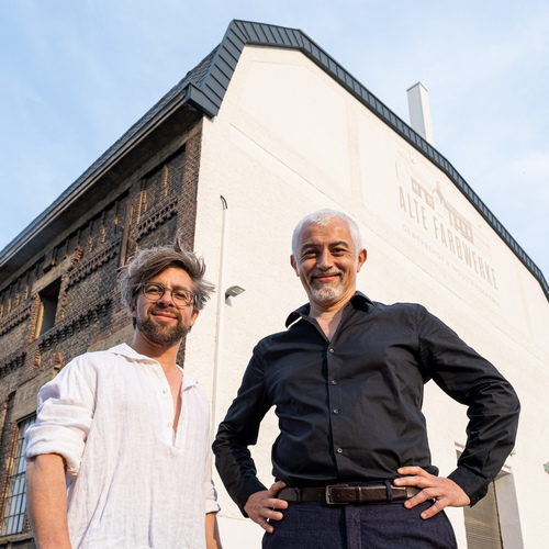 Bild für Beitrag: RAUS AUS DEN HÄUSERN, MITTEN INS LEBEN | Preview Asphalt Festival in Düsseldorf