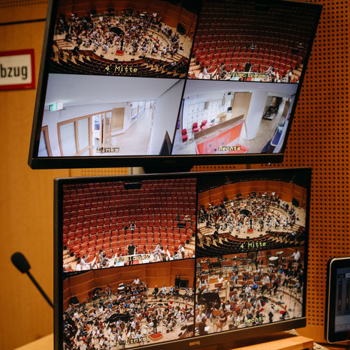 Bild für Beitrag: Die Gegenwart neu befragen | Musik der Zeit im Jahr 2026