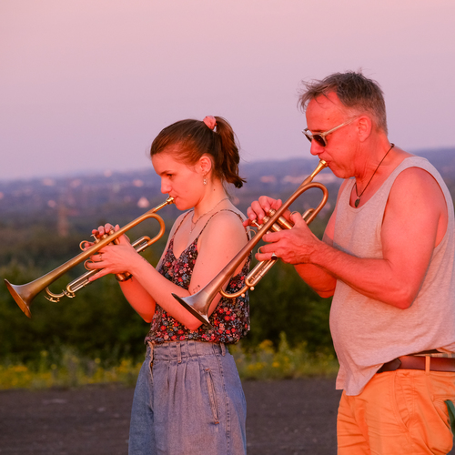 Bild für Beitrag: Soundtrack zum Sonnenuntergang | The Dorf verwandelte eine Halde in einen besonderen Ort