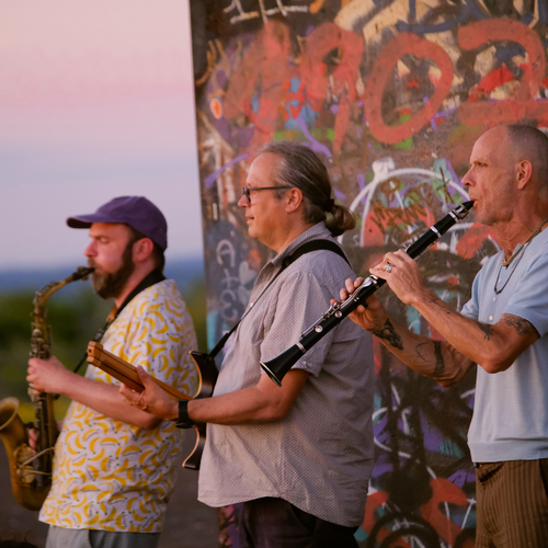 Bild für Beitrag: Soundtrack zum Sonnenuntergang | The Dorf verwandelte eine Halde in einen besonderen Ort