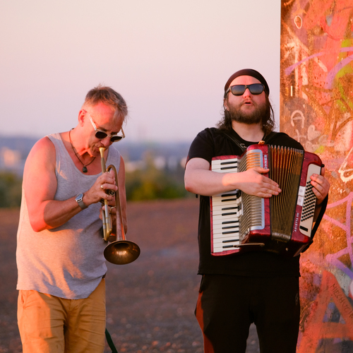 Bild für Beitrag: Soundtrack zum Sonnenuntergang | The Dorf verwandelte eine Halde in einen besonderen Ort