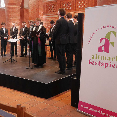 Bild für Beitrag: Integration kommt aus der Musik | Ein Festivalbericht von Jazz im Kloster